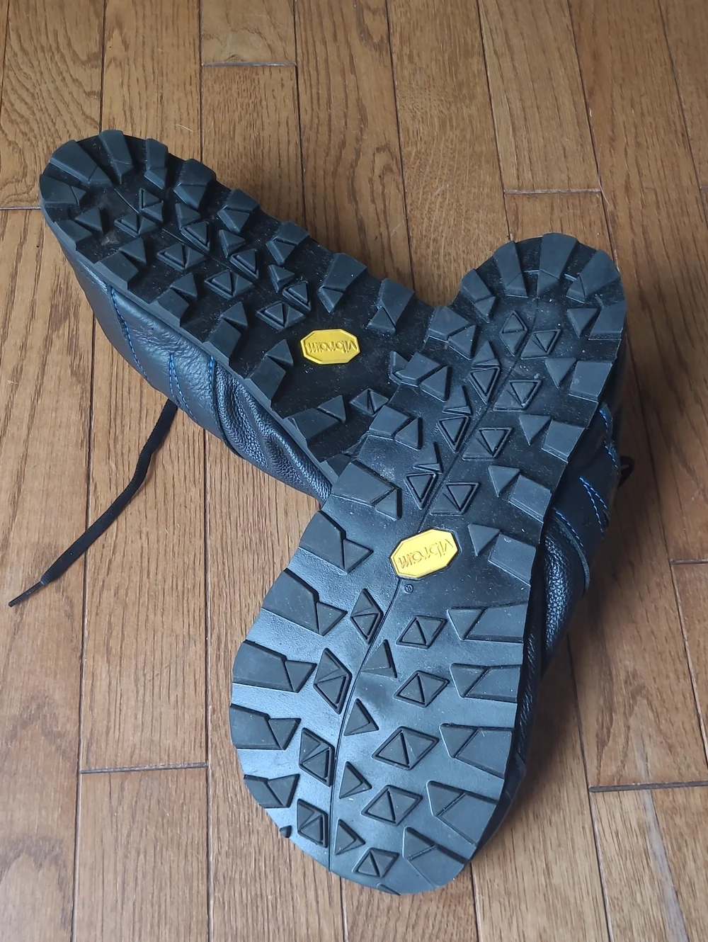 Adult PRIMAL RunAmoc Super Grip Vibram Rubber Sole Shoes 11 Wide